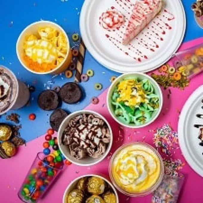 Roll Me Up Ice Cream &#038; Desserts