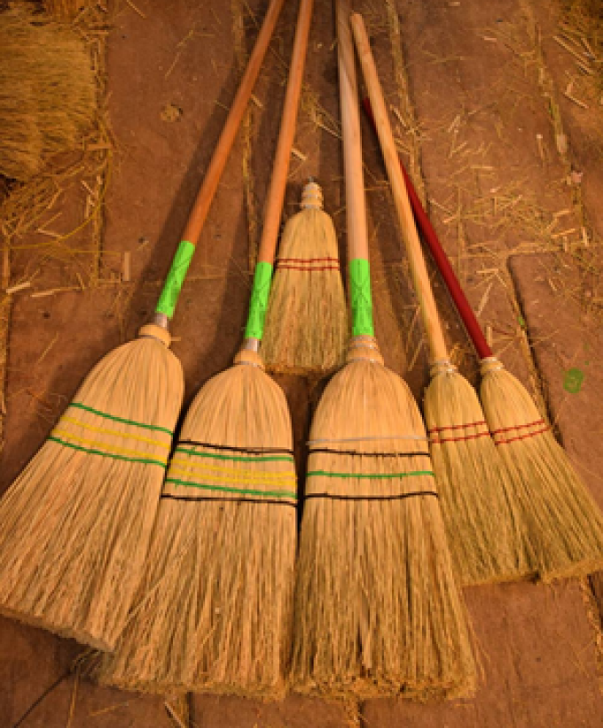 Hamel Brooms
